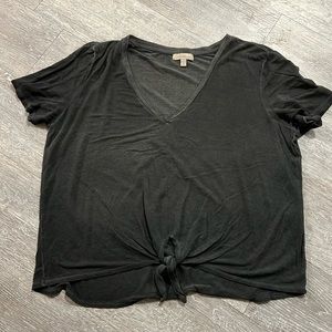 Grey cropped short sleeve shirt